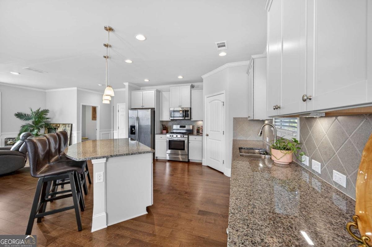 6497 Crosscreek Lane Flowery Branch - Photo 8