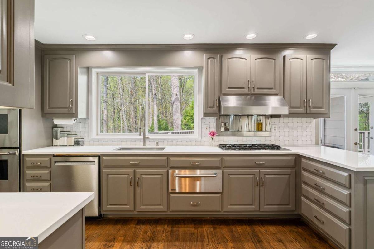 2492 Sherbrooke Drive Atlanta - Photo 9