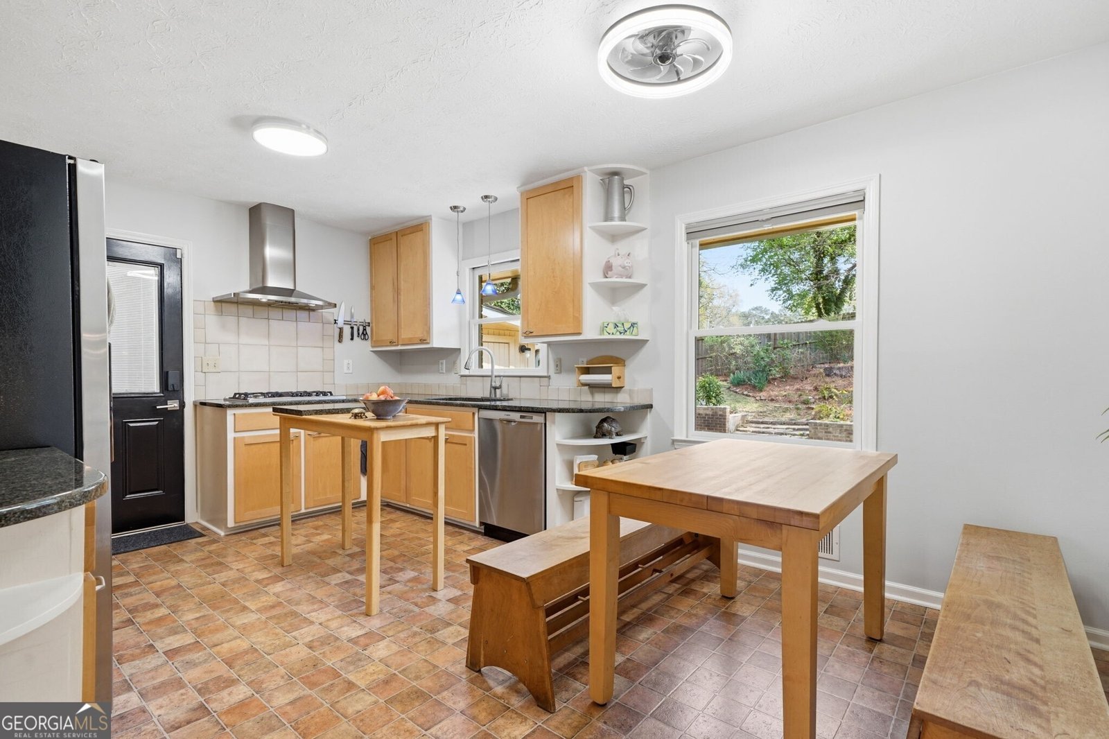 1471 Camelot Lane Tucker - Photo 9