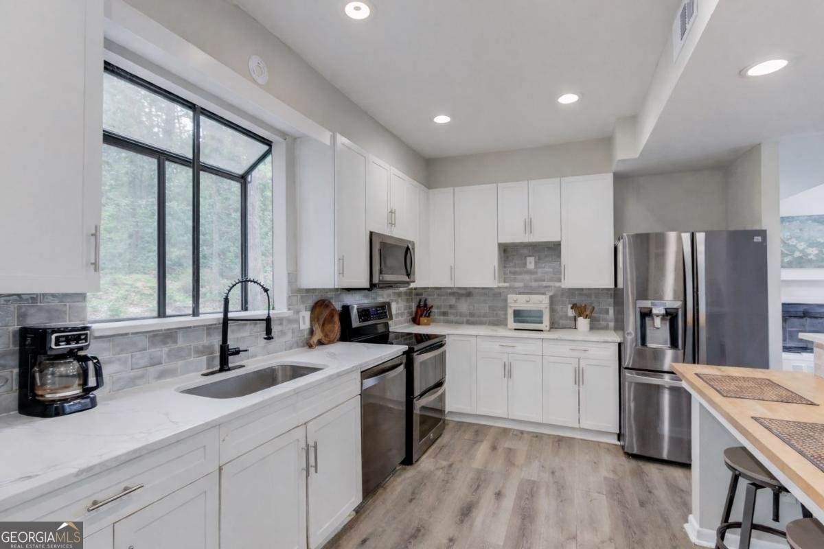 8515 Lake Drive Snellville - Photo 10