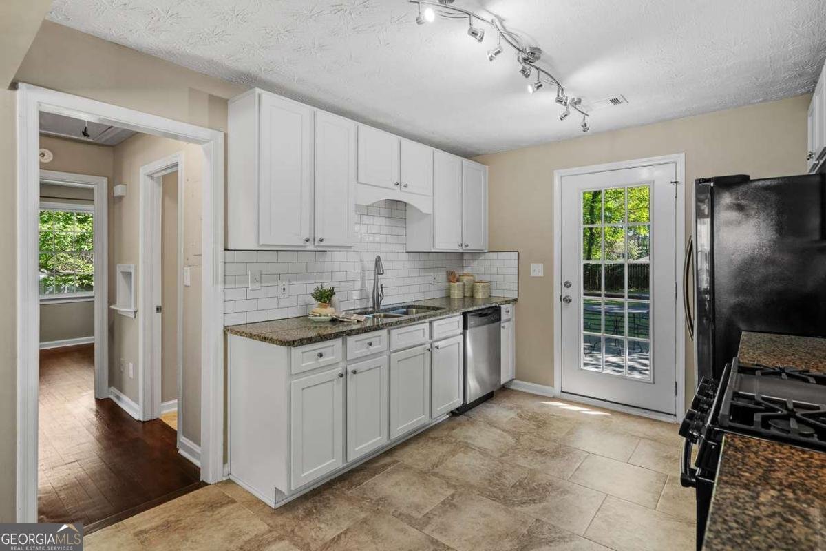 2291 Hillside Avenue Decatur - Photo 6