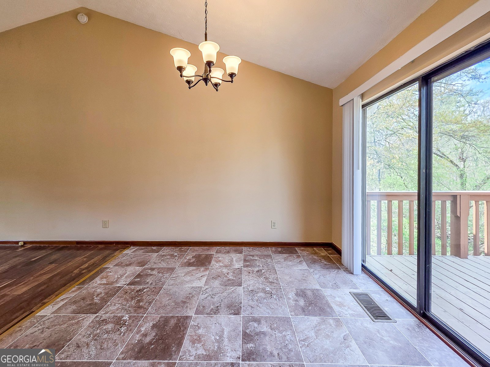 75 Walker Drive Stockbridge - Photo 14