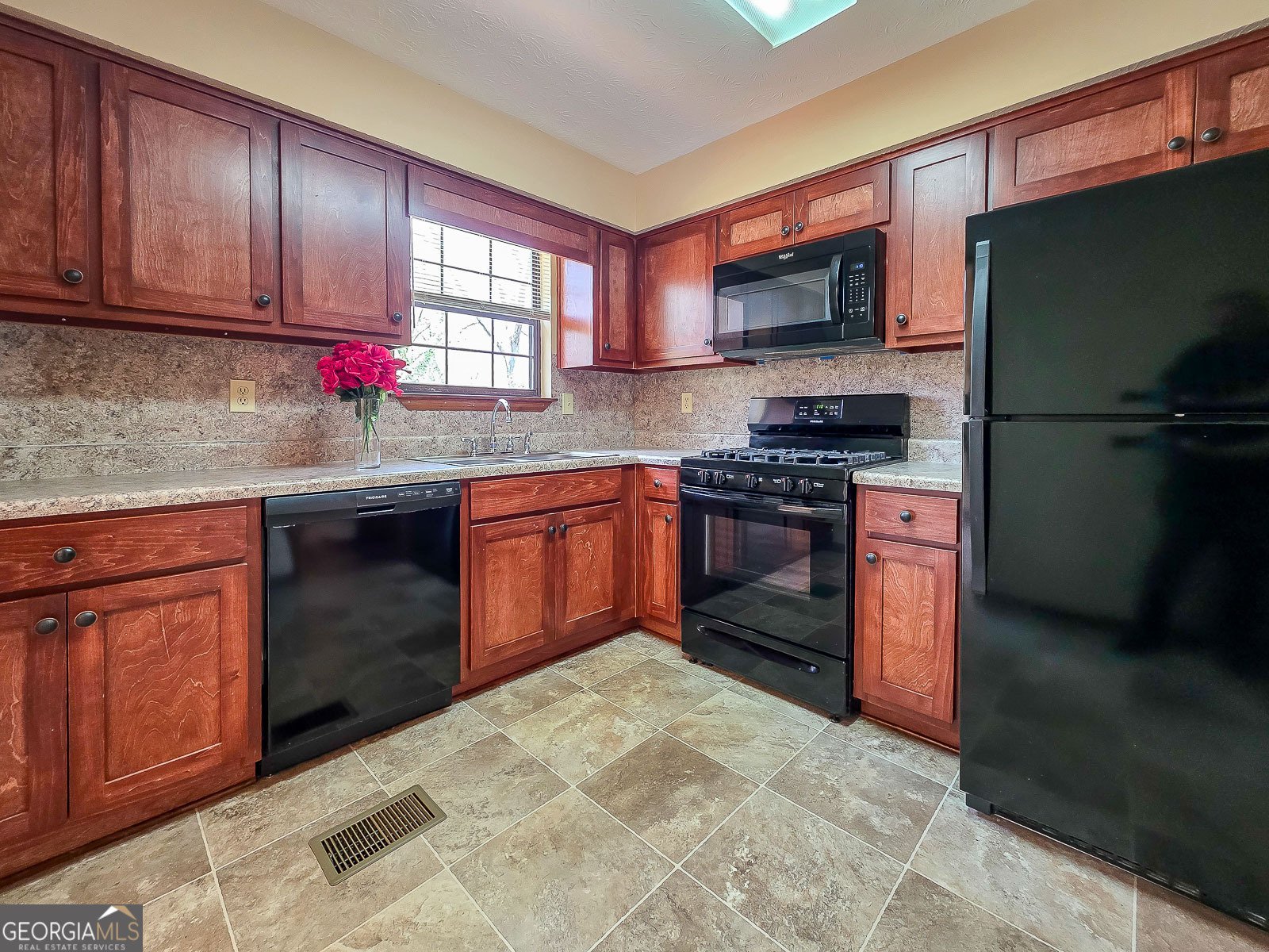 75 Walker Drive Stockbridge - Photo 17