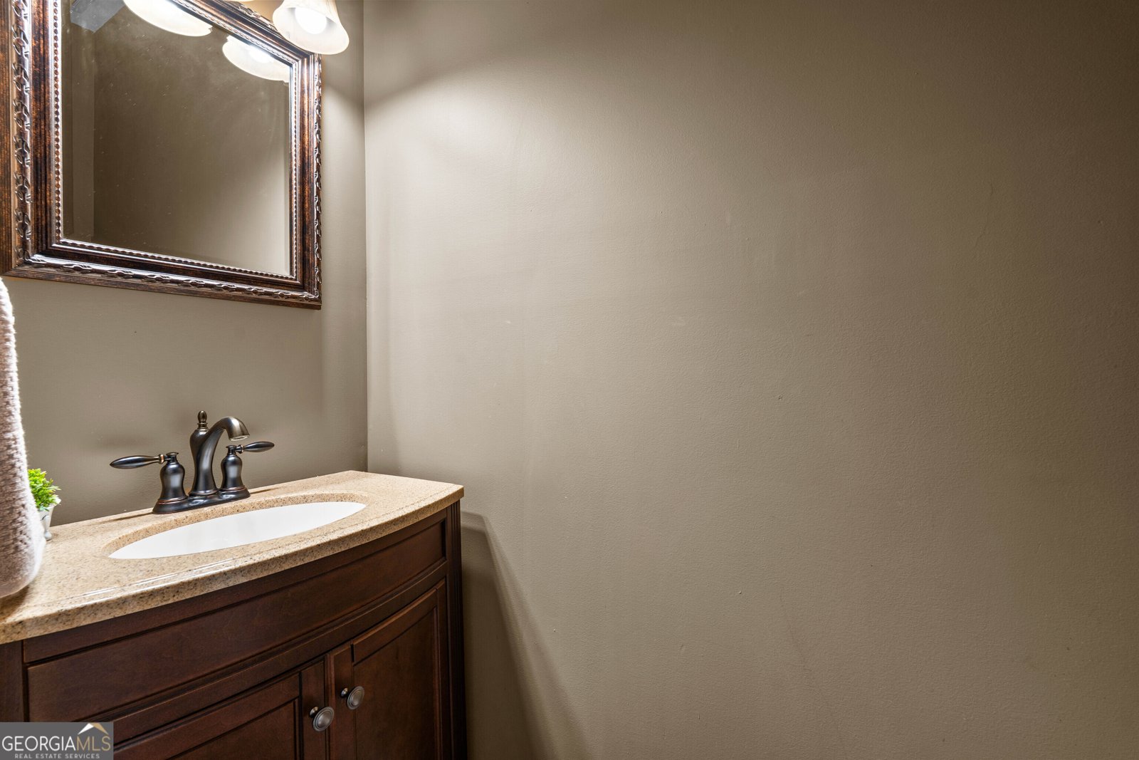 526 Kaitlin Circle Griffin - Photo 18