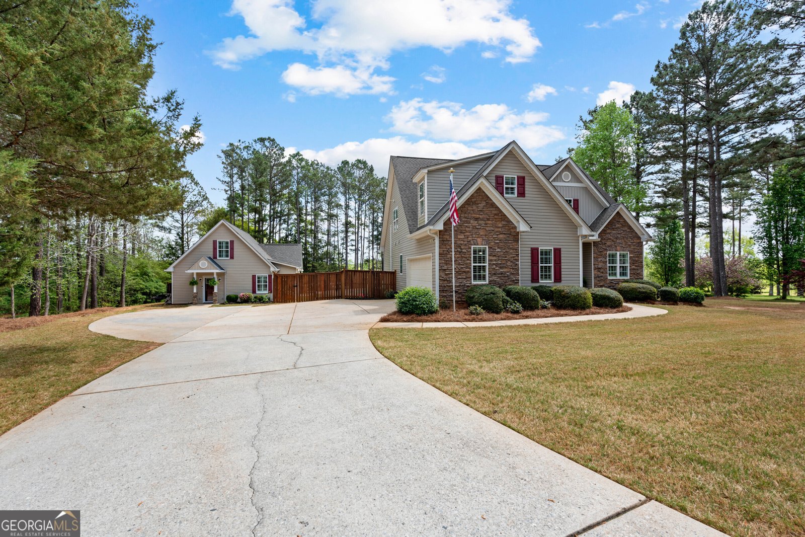 526 Kaitlin Circle Griffin - Photo 73