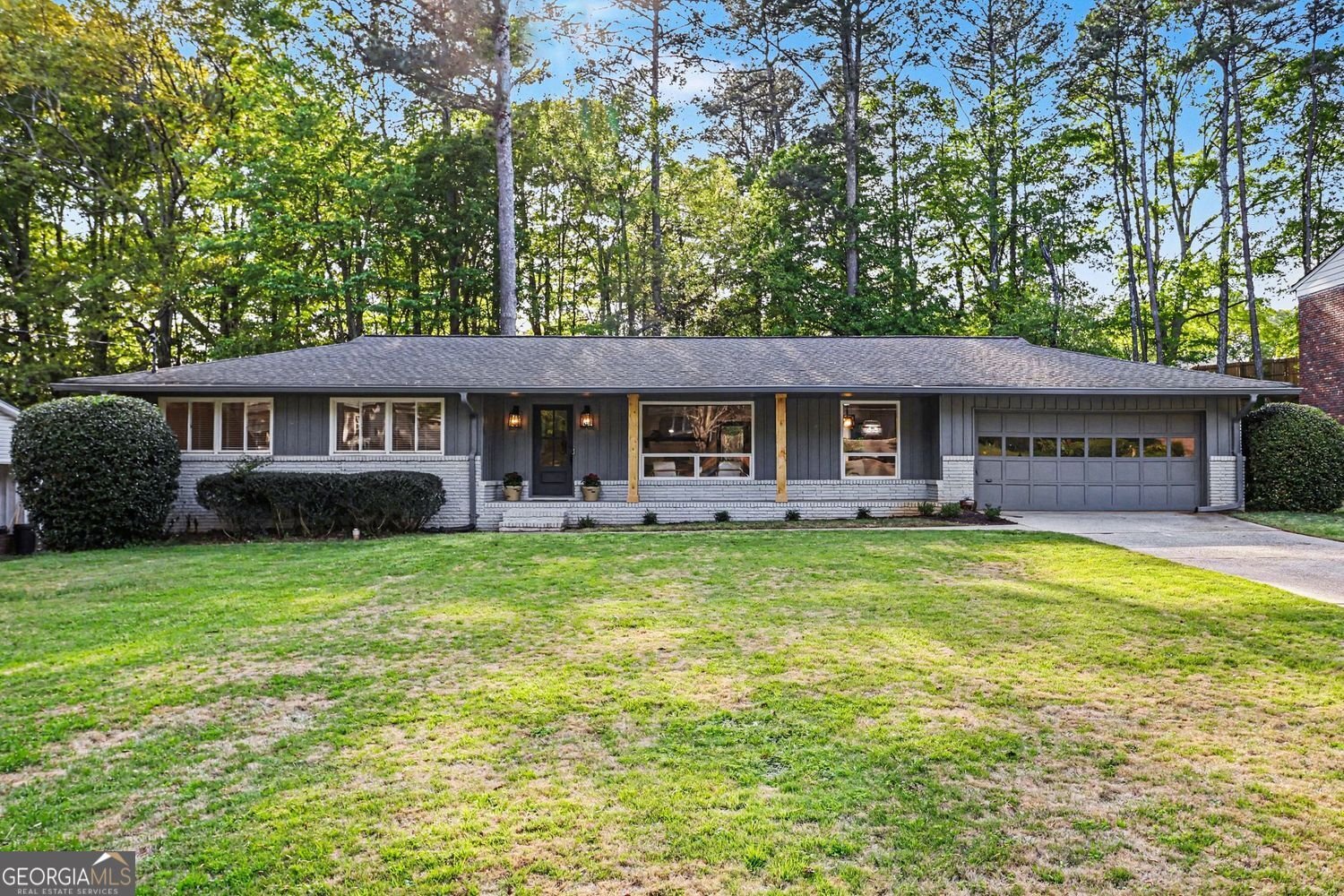 990 Melody Lane Roswell - Photo 1