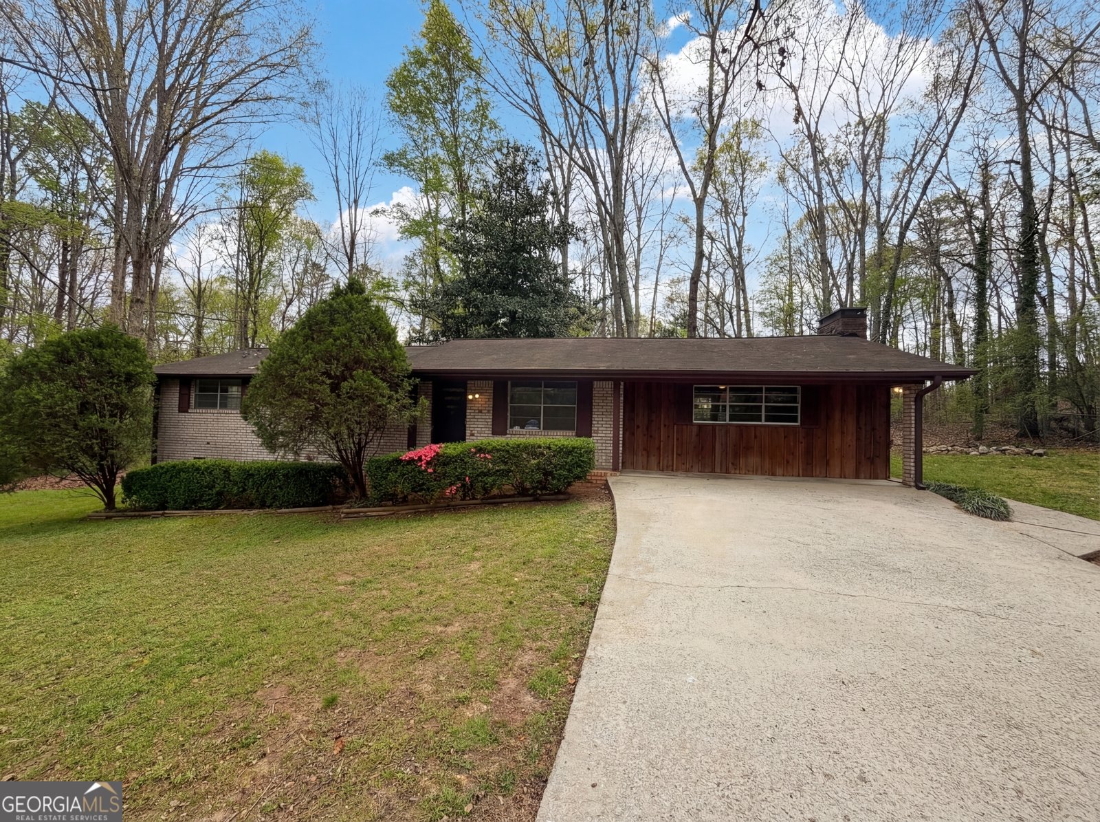 6372 Skyline Drive Douglasville - Photo 1
