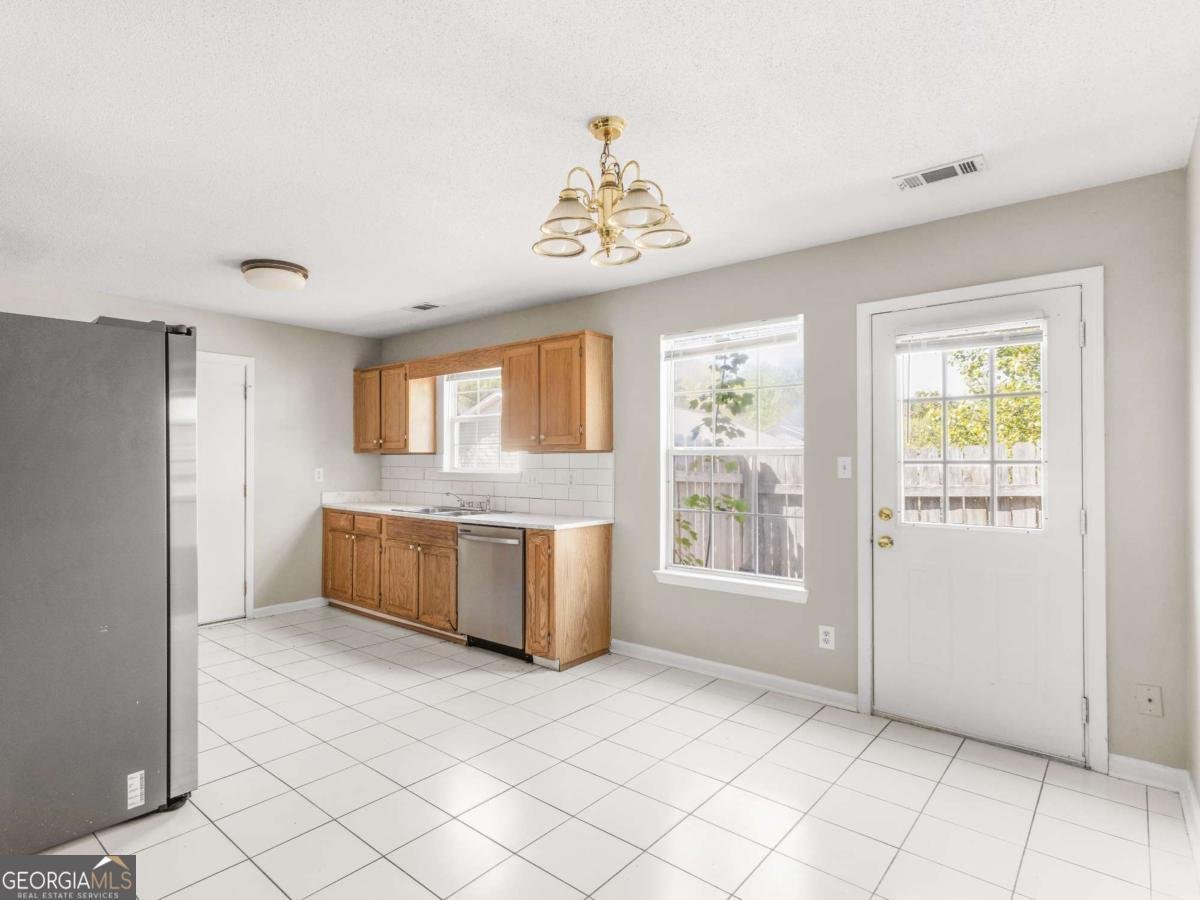 276 Village Drive Mcdonough - Photo 6