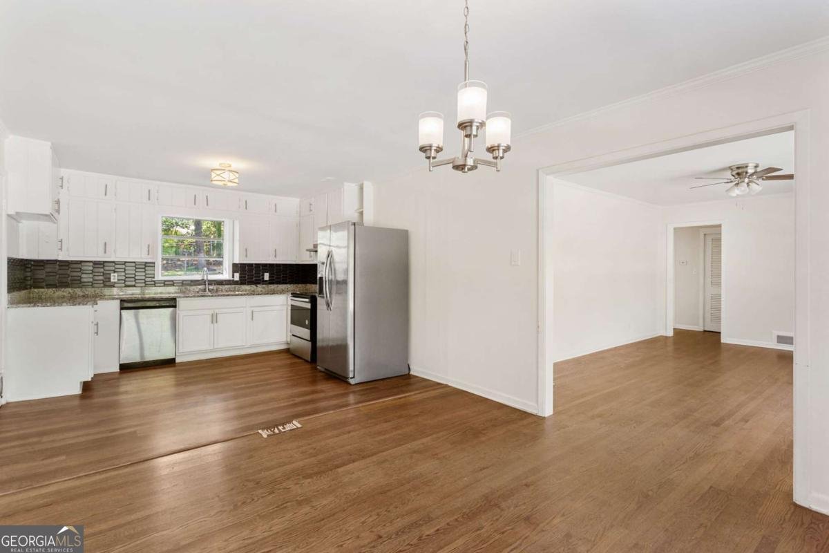 1845 Fort Valley Drive Atlanta - Photo 9