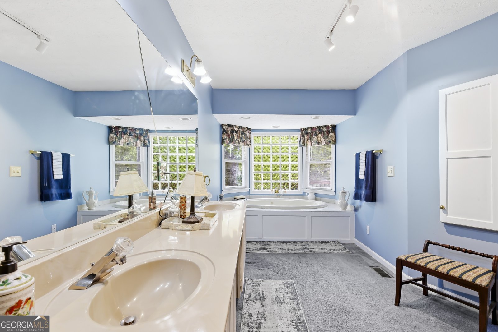 111 Bud Street Temple - Photo 24