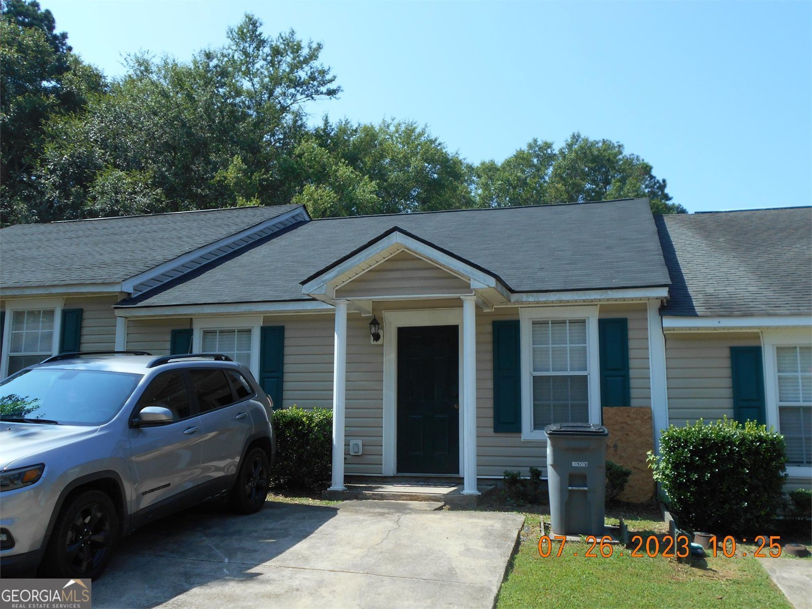 102 Clara Jean Court LaGrange - Photo 1