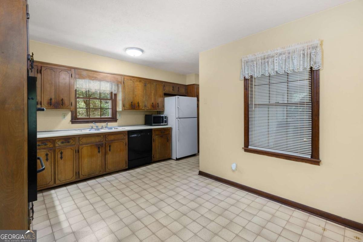 302 Pine Lake Drive Cumming - Photo 9