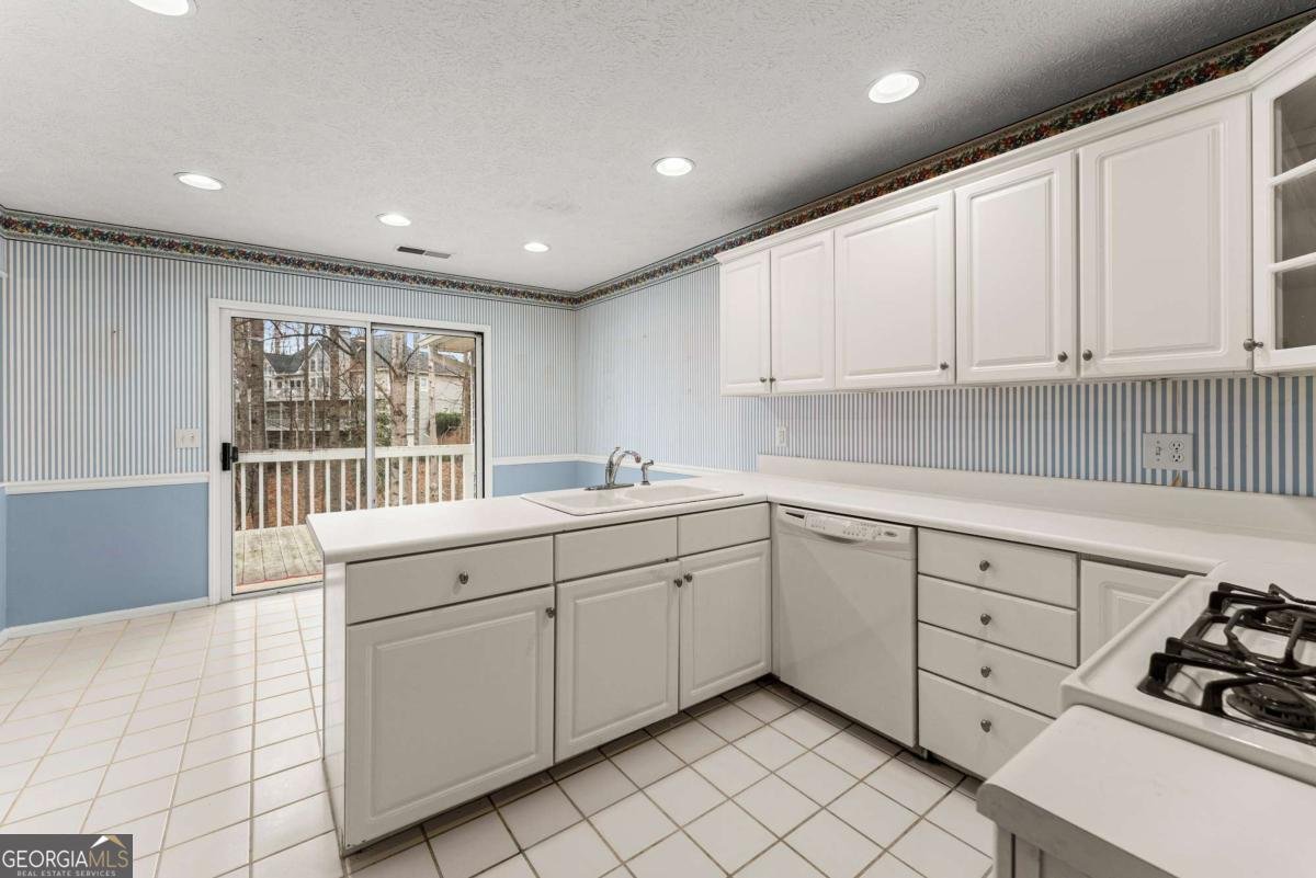 9260 Bayhill Drive Gainesville - Photo 18