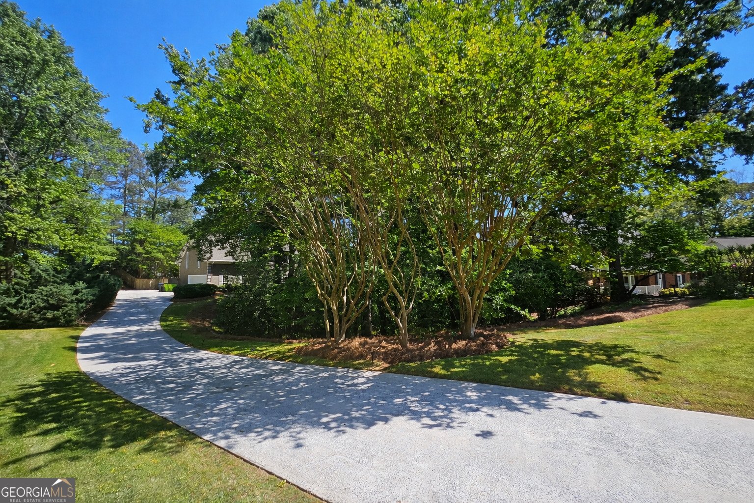 7635 Blandford Place Sandy Springs - Photo 18