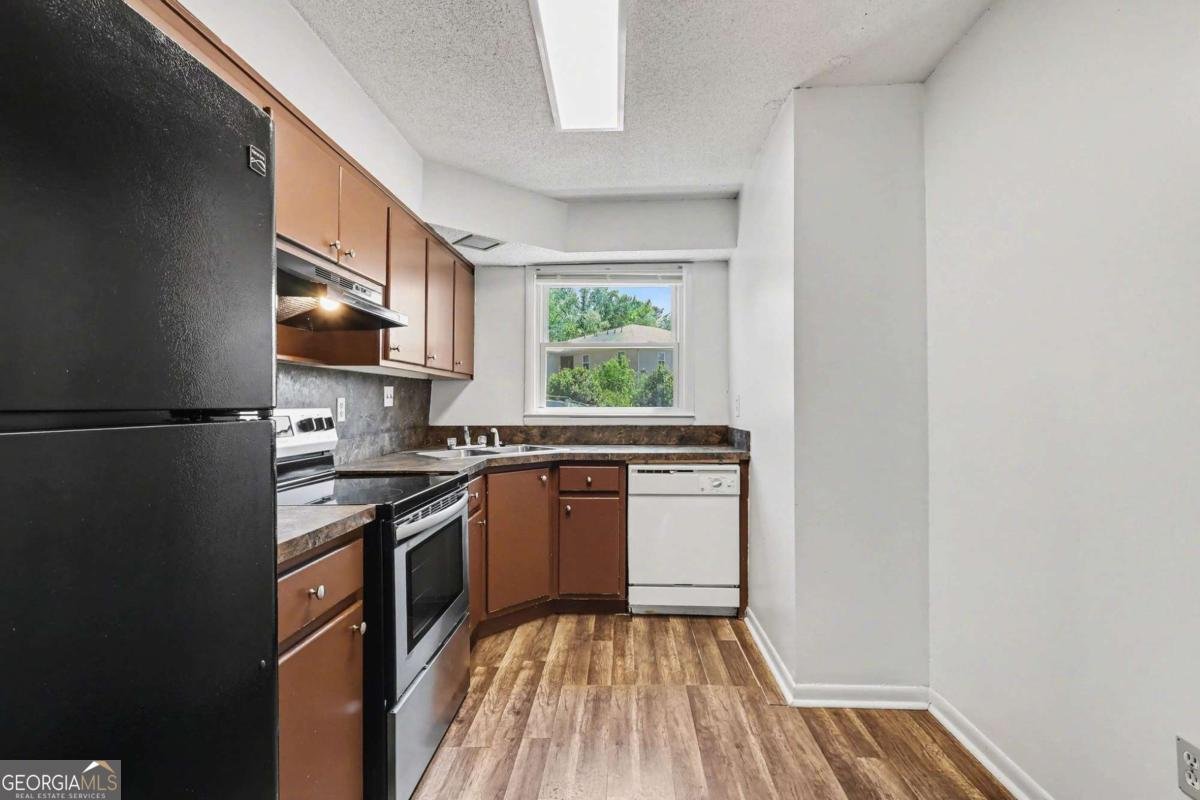 2060 Kings Gate Circle Snellville - Photo 10