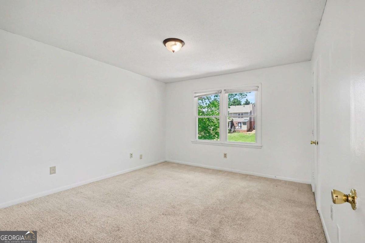 2060 Kings Gate Circle Snellville - Photo 12