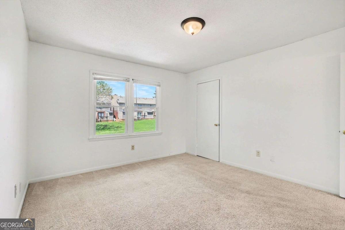 2060 Kings Gate Circle Snellville - Photo 13