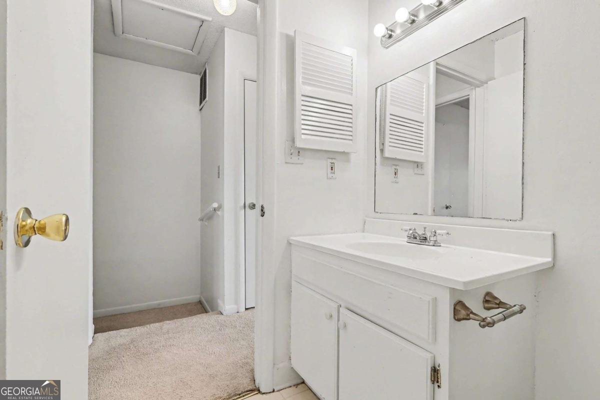 2060 Kings Gate Circle Snellville - Photo 16