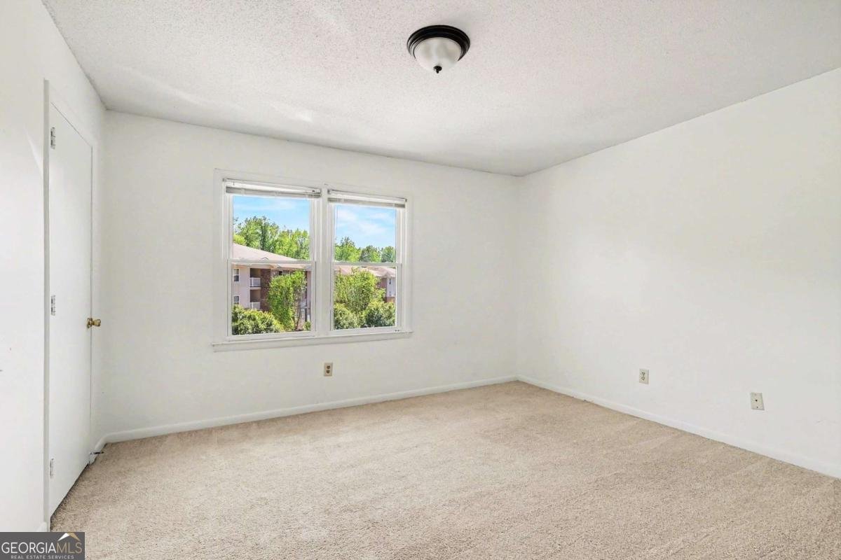 2060 Kings Gate Circle Snellville - Photo 17