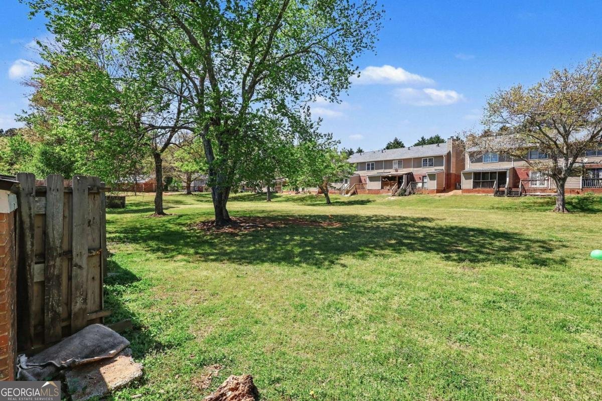 2060 Kings Gate Circle Snellville - Photo 21