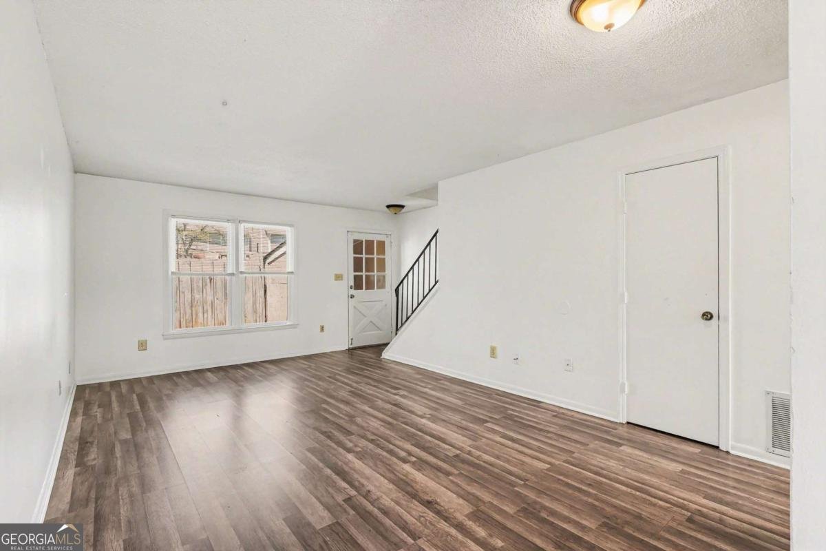 2060 Kings Gate Circle Snellville - Photo 6