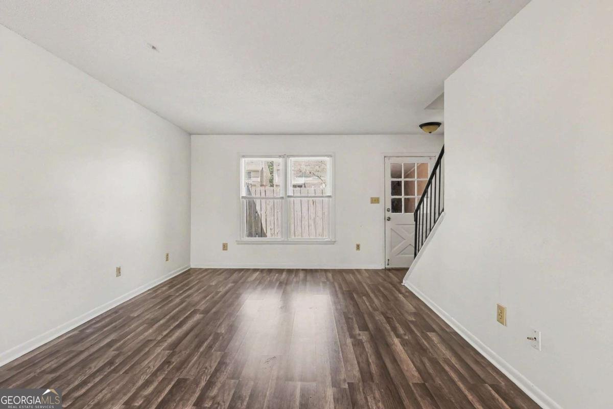 2060 Kings Gate Circle Snellville - Photo 7