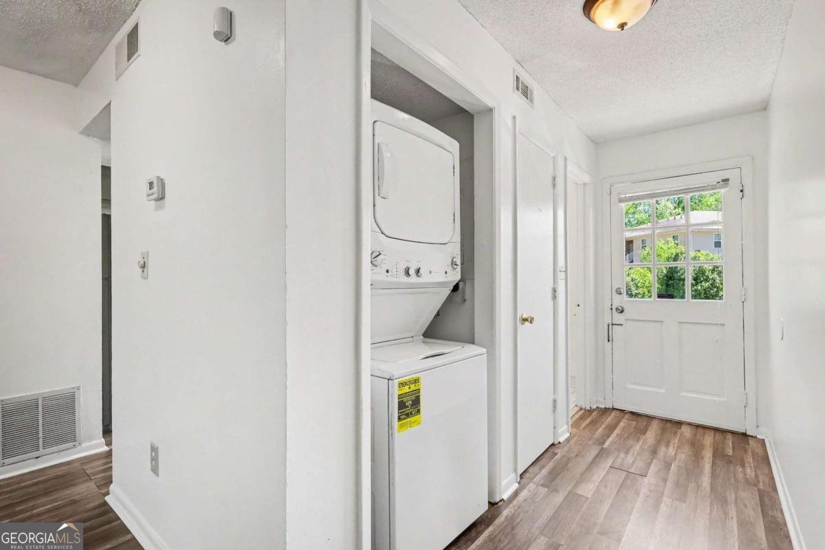 2060 Kings Gate Circle Snellville - Photo 8