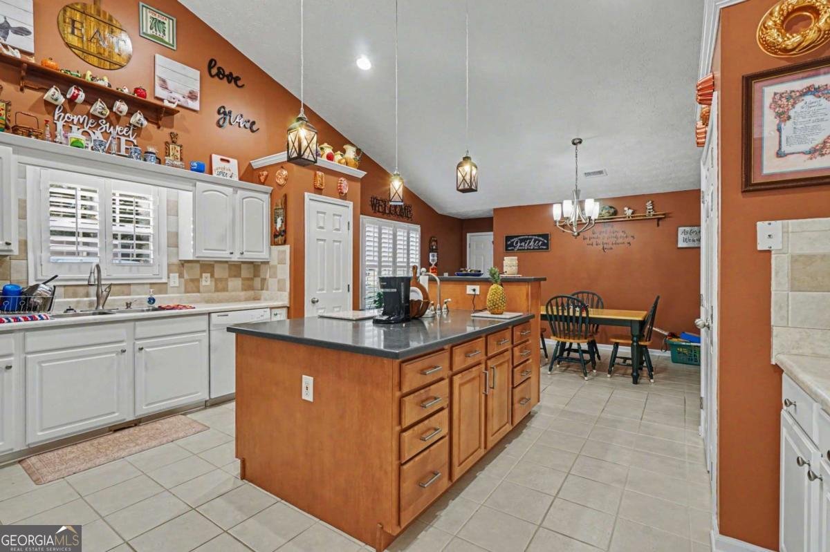 1405 Shiloh Oak Drive Loganville - Photo 7