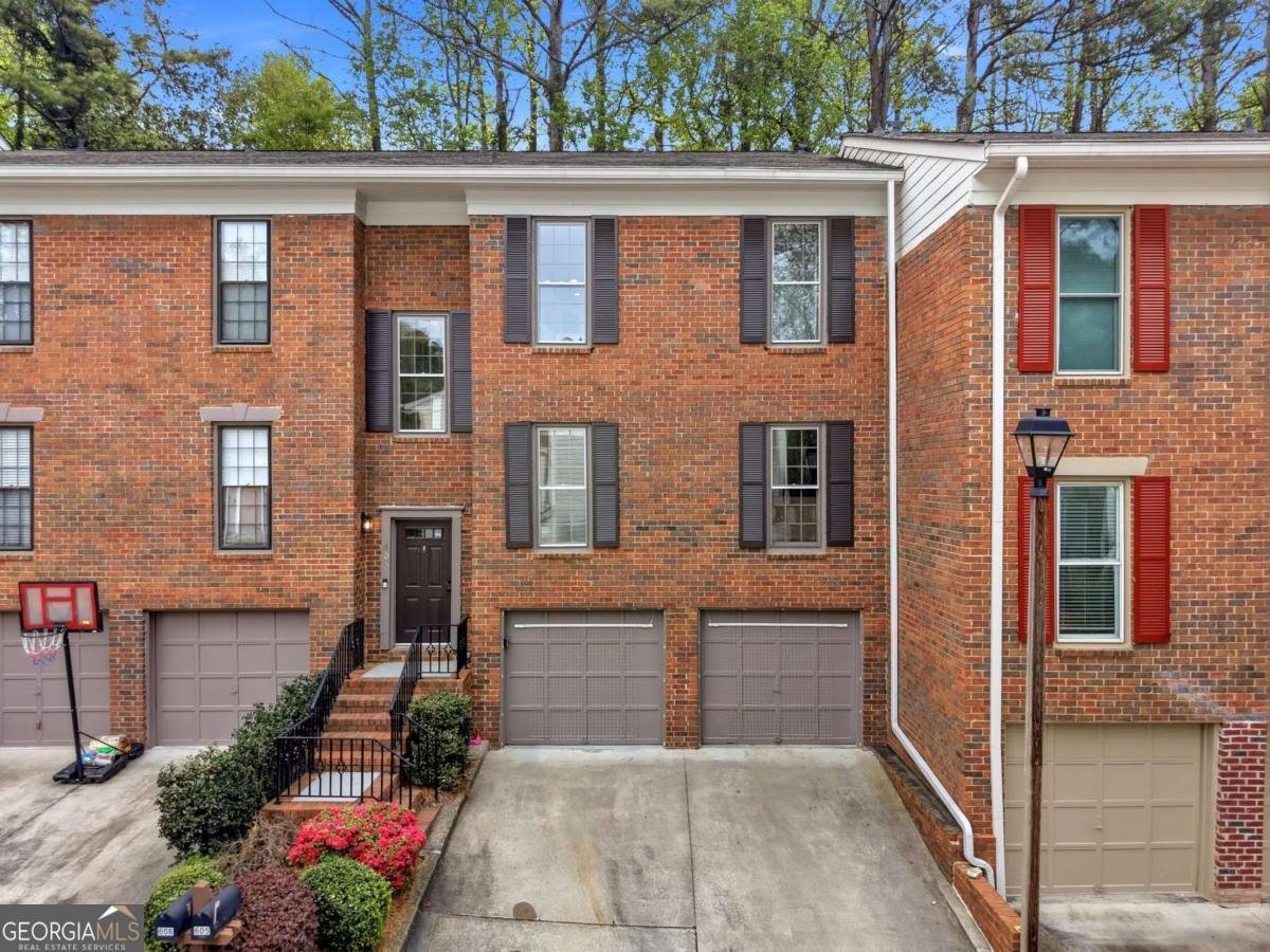 605 Brandywine Circle Atlanta - Photo 1