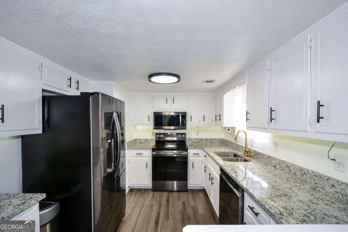 5059 Martins Crossing Road Stone Mountain - Photo 9