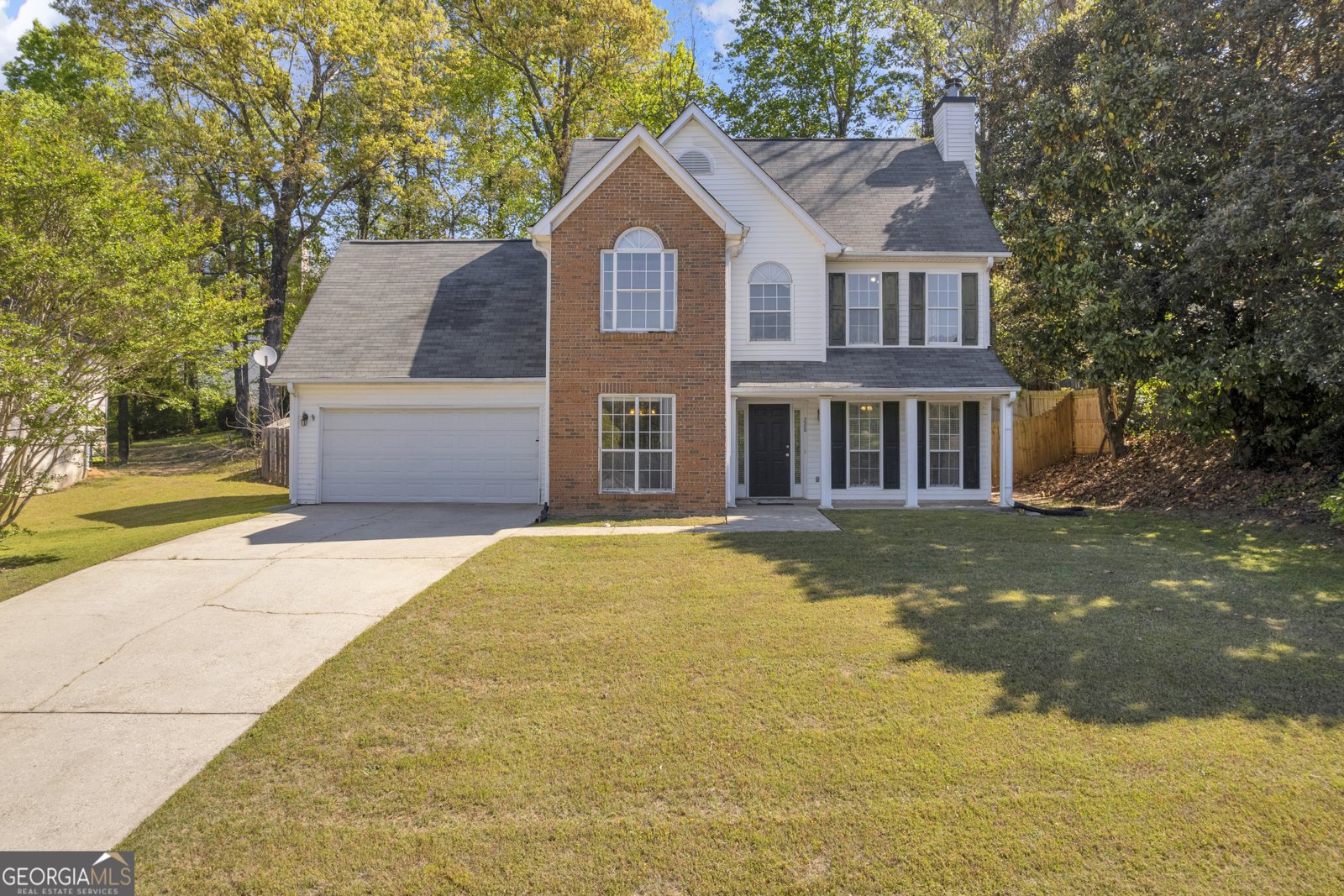 228 Kensington Trace Stockbridge - Photo 1