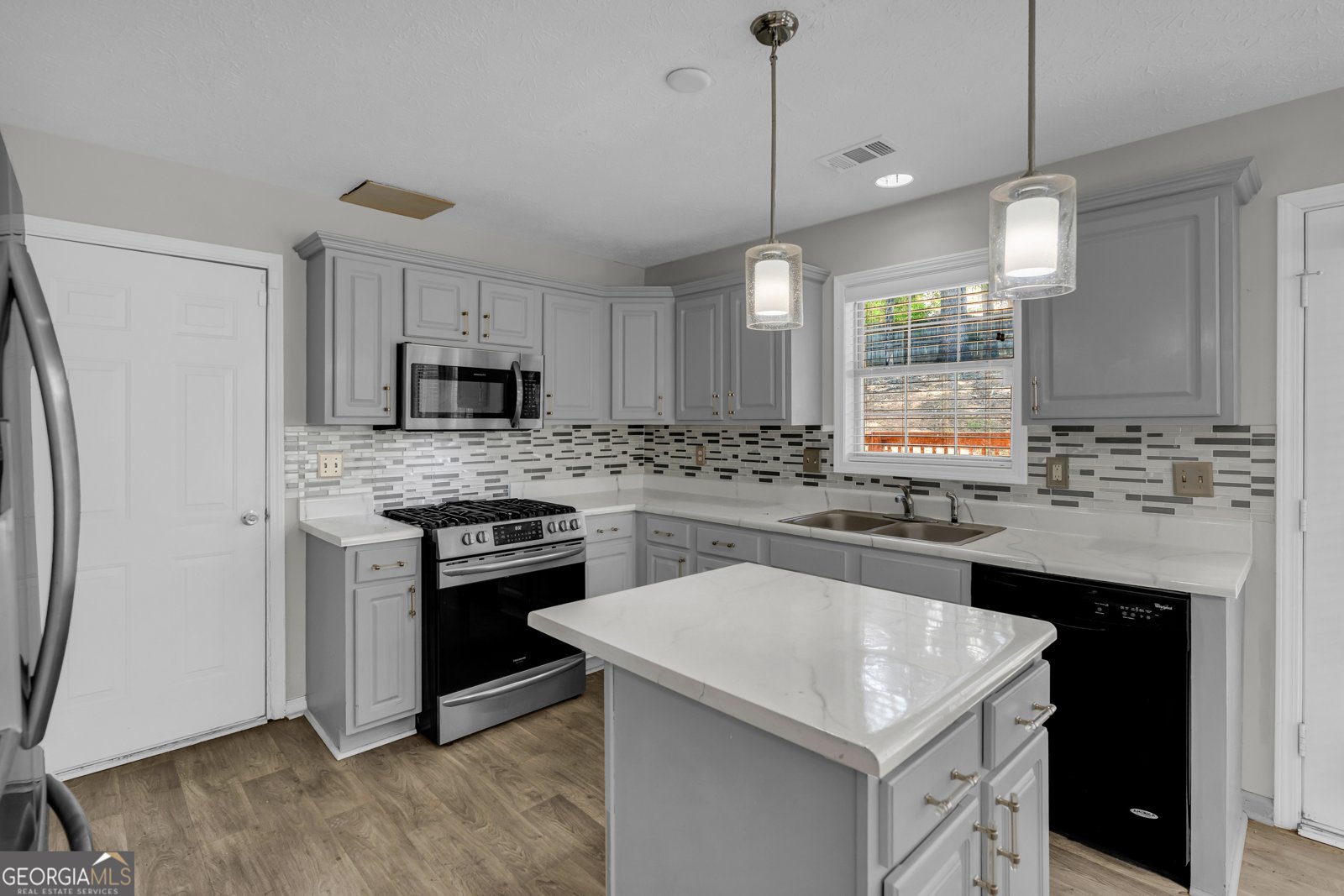 228 Kensington Trace Stockbridge - Photo 19