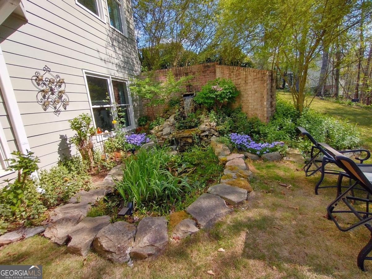 7451 Shady Glen Drive Flowery Branch - Photo 11