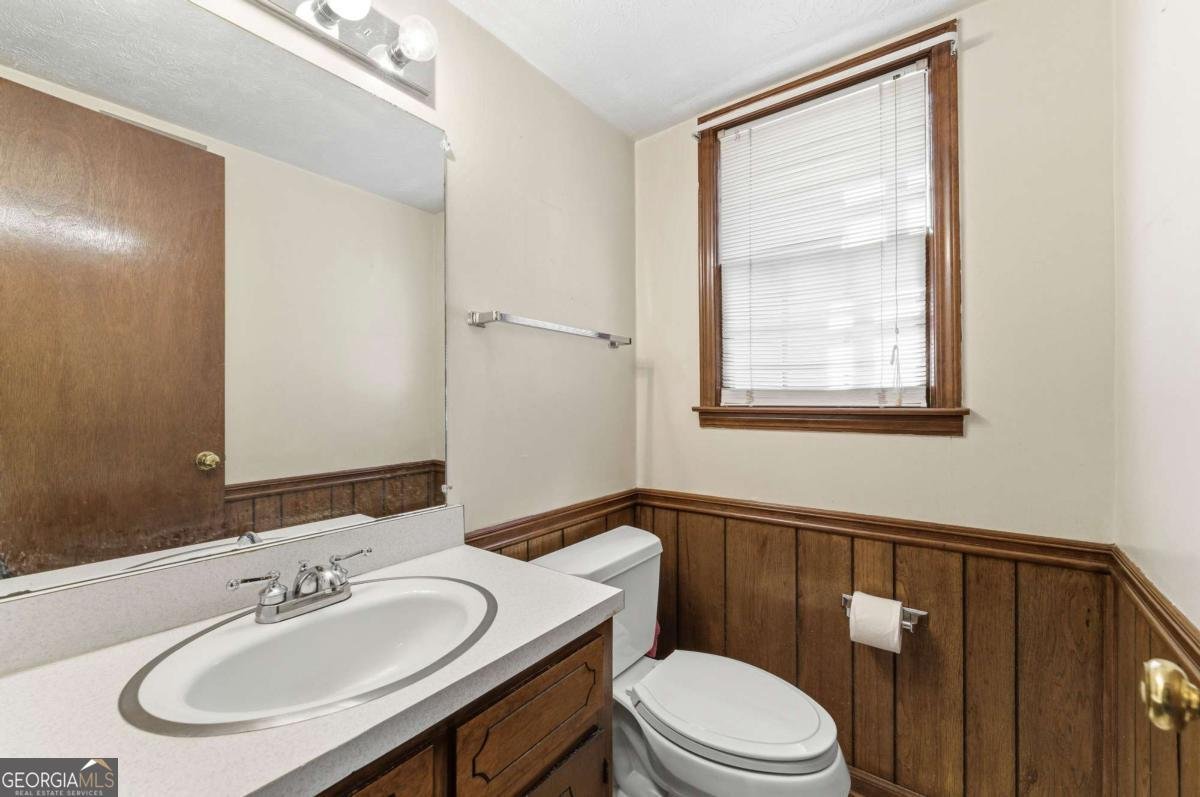 618 ROCKBOROUGH Drive Stone Mountain - Photo 11