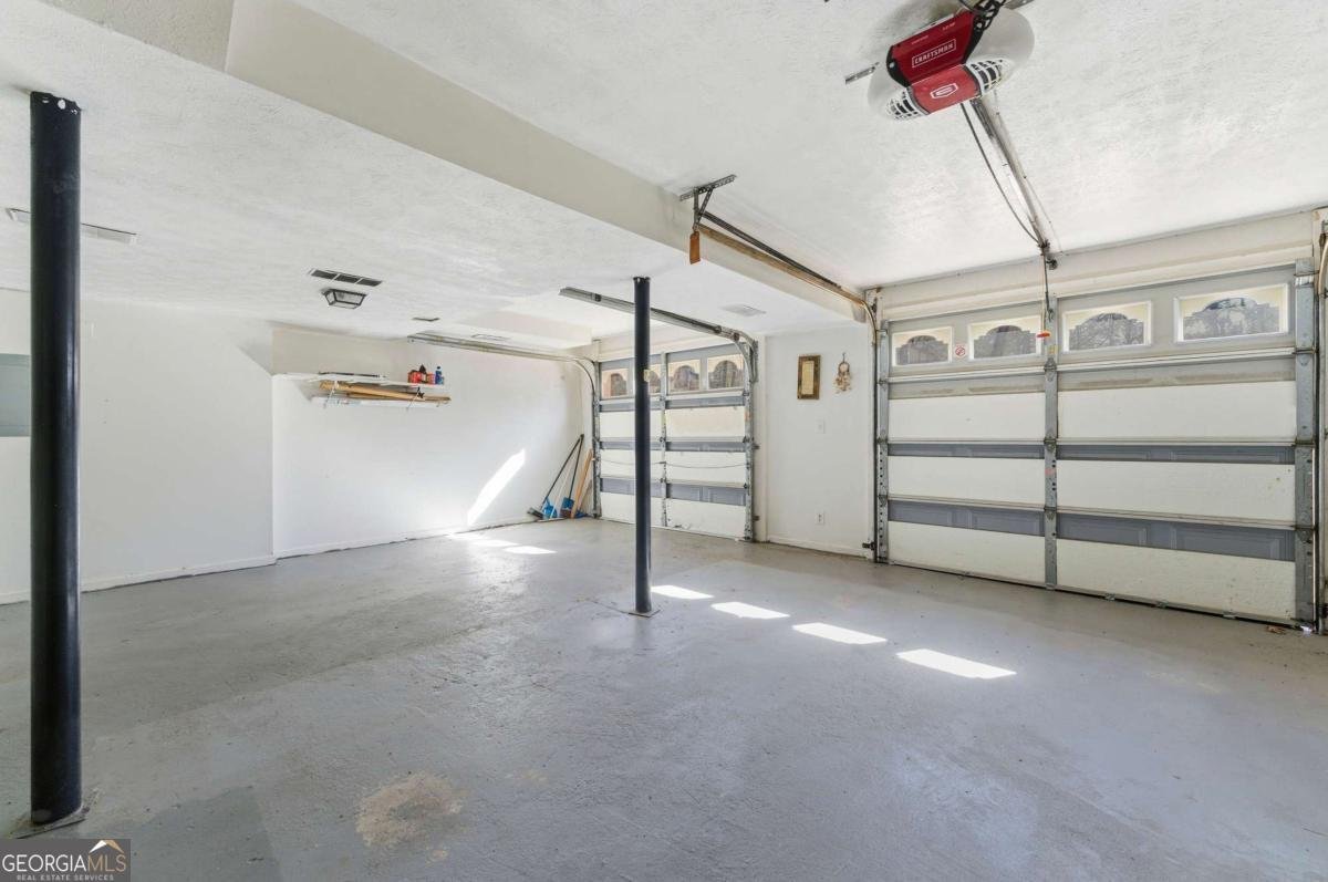 618 ROCKBOROUGH Drive Stone Mountain - Photo 13