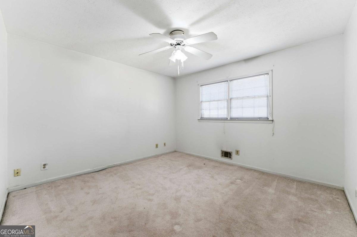 618 ROCKBOROUGH Drive Stone Mountain - Photo 16