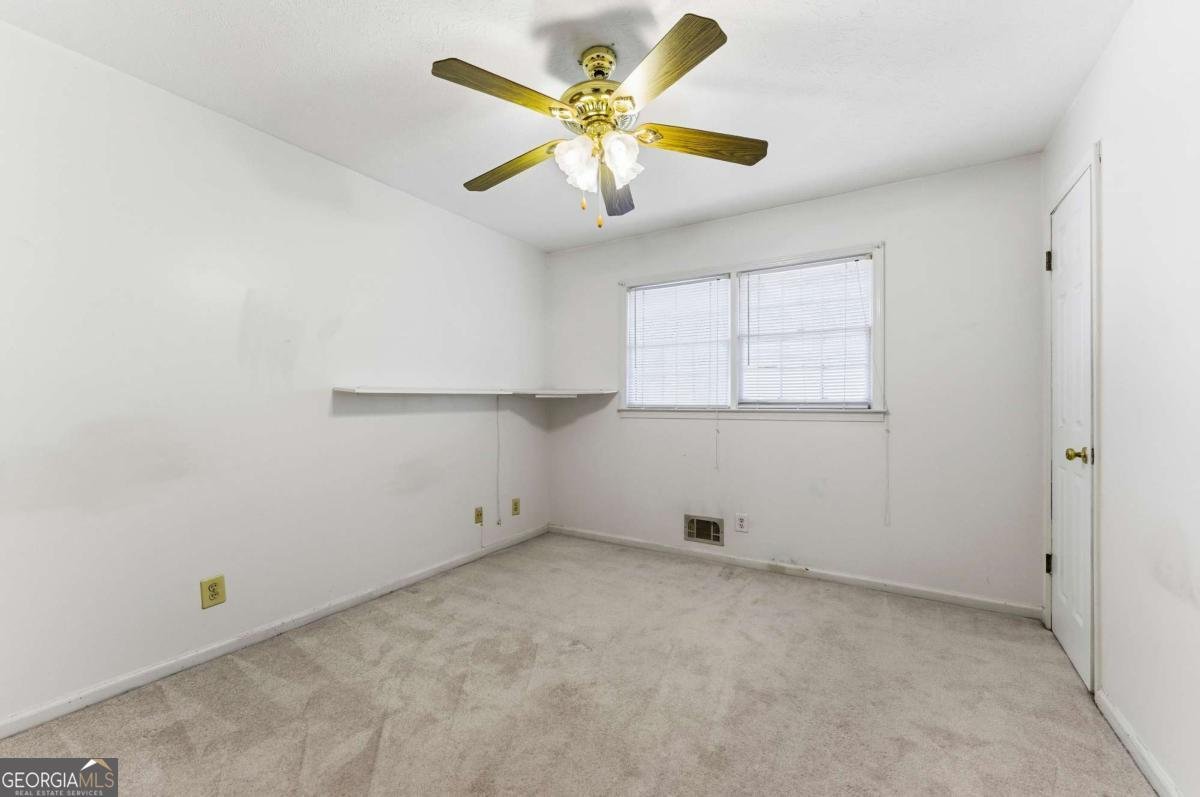 618 ROCKBOROUGH Drive Stone Mountain - Photo 17