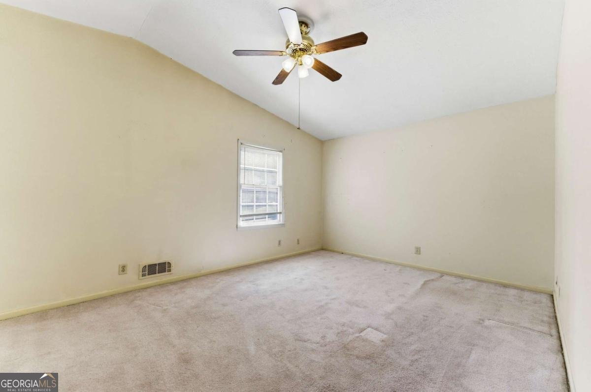 618 ROCKBOROUGH Drive Stone Mountain - Photo 18