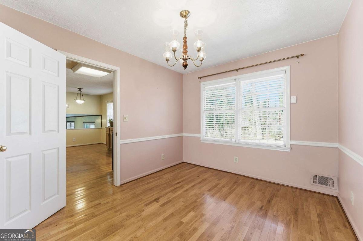 618 ROCKBOROUGH Drive Stone Mountain - Photo 7