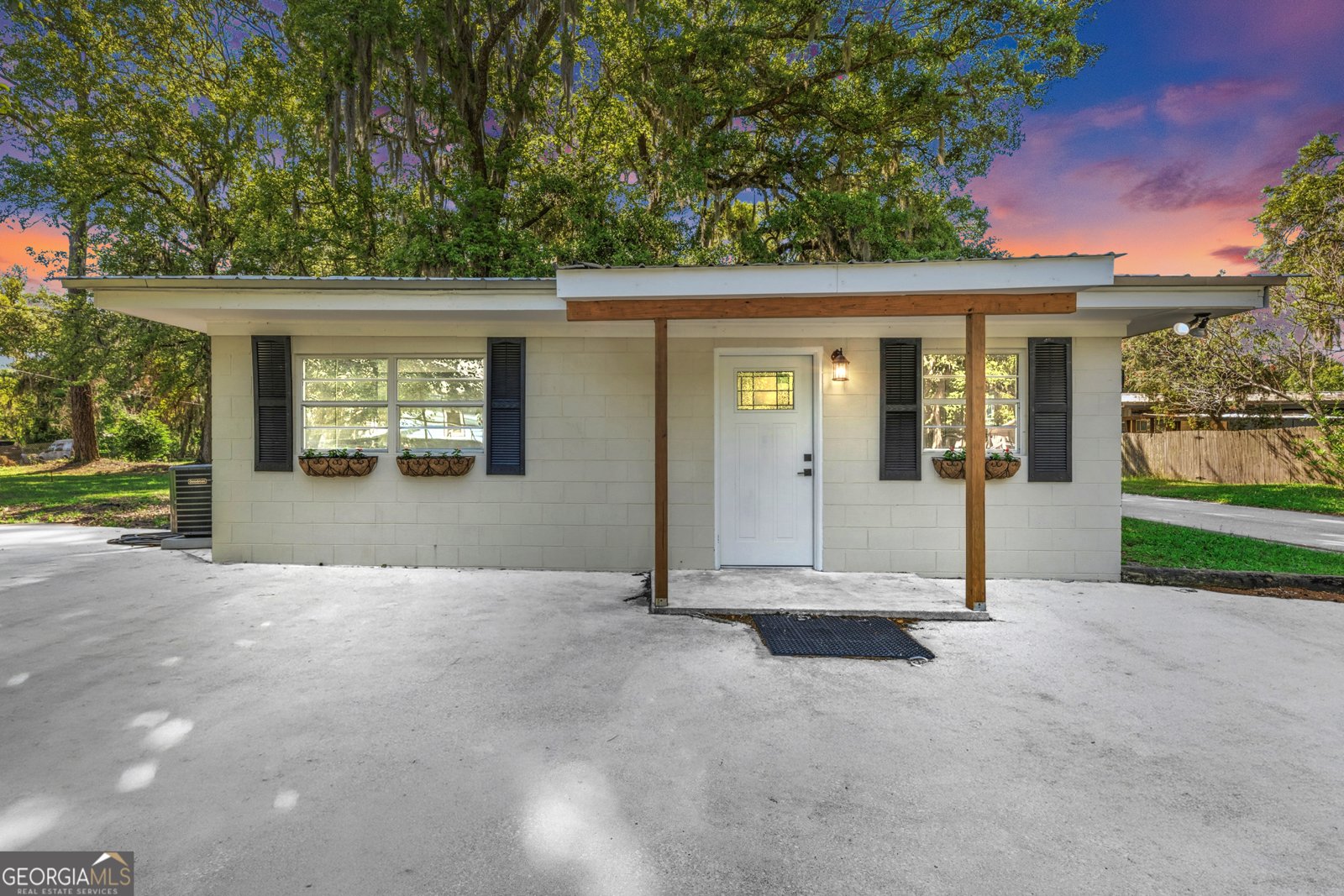 41 Sutton Court Woodbine - main photo