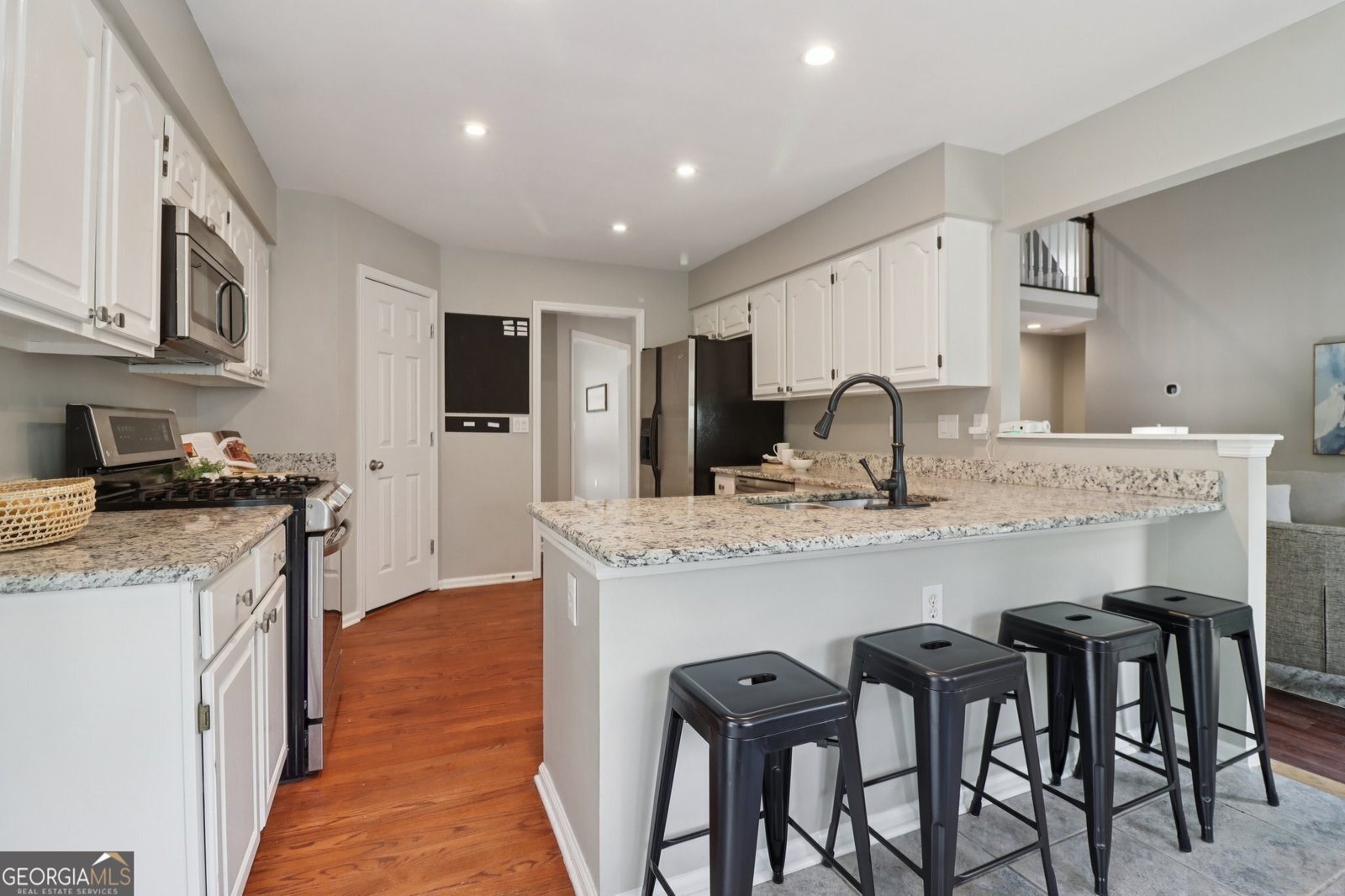 145 Glen Holly Drive Roswell - Photo 7