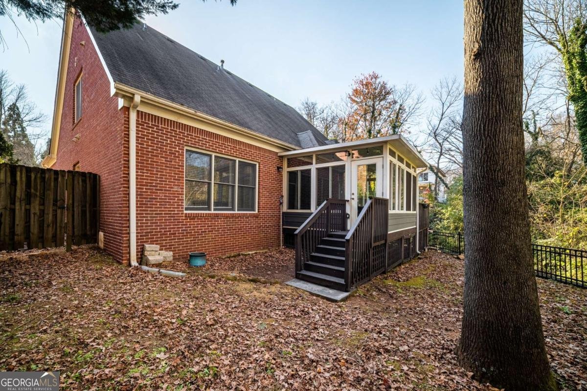 1355 East Gate Court Atlanta - Photo 18