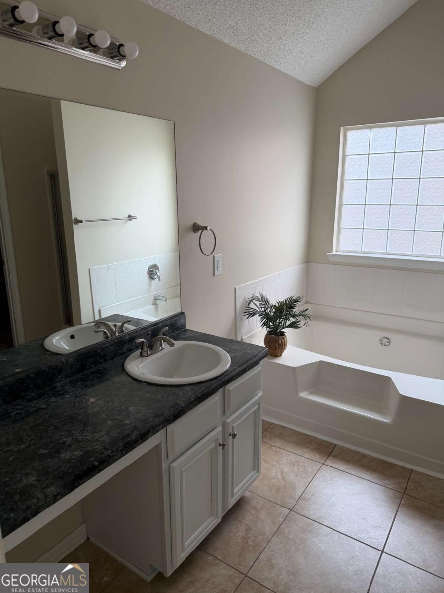 1560 Danube Court Atlanta - Photo 8