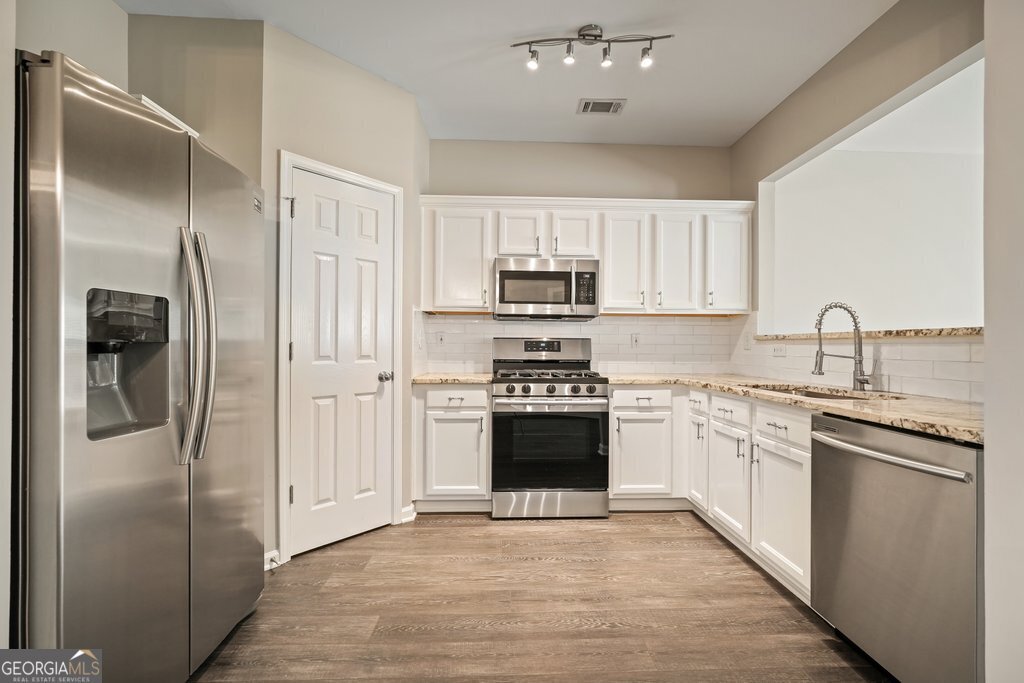 2045 Lake Shore Overlook Drive Kennesaw - Photo 1