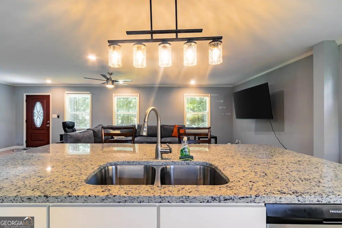 4380 Janice Drive Atlanta - Photo 8