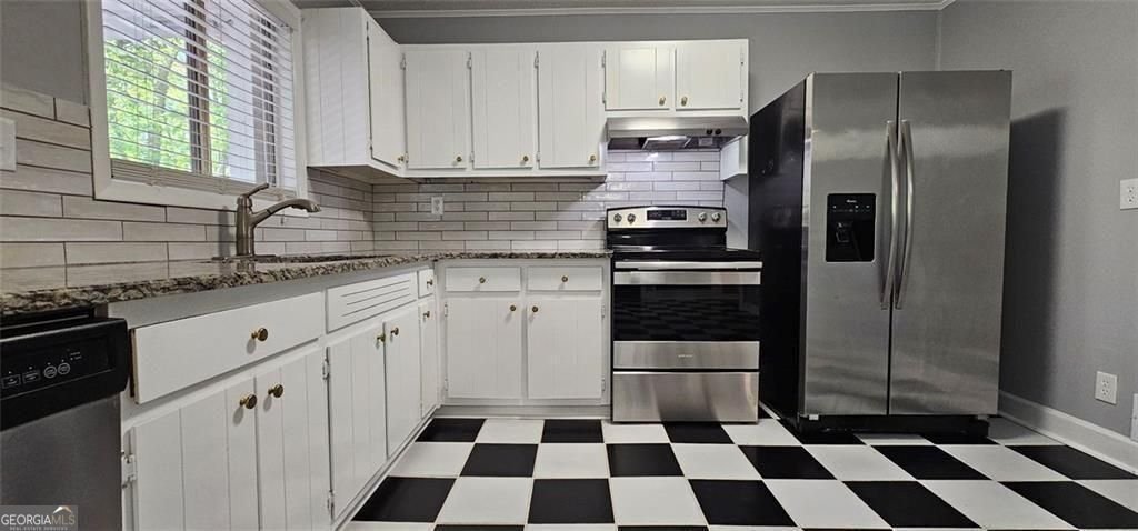 1096 Deleon Court Clarkston - Photo 12