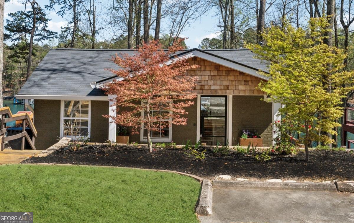 6337 Lakeview Drive Buford - Photo 1