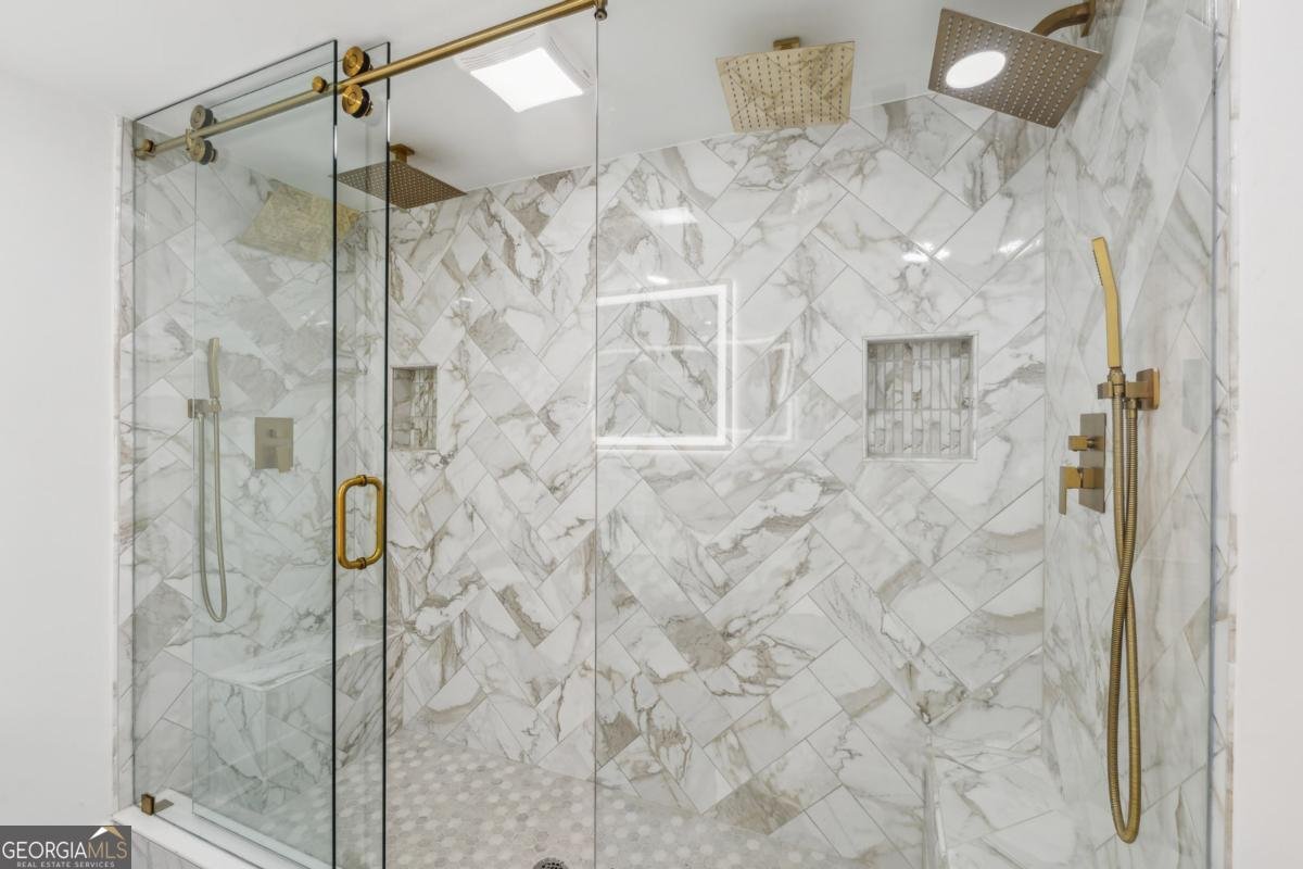 6337 Lakeview Drive Buford - Photo 25