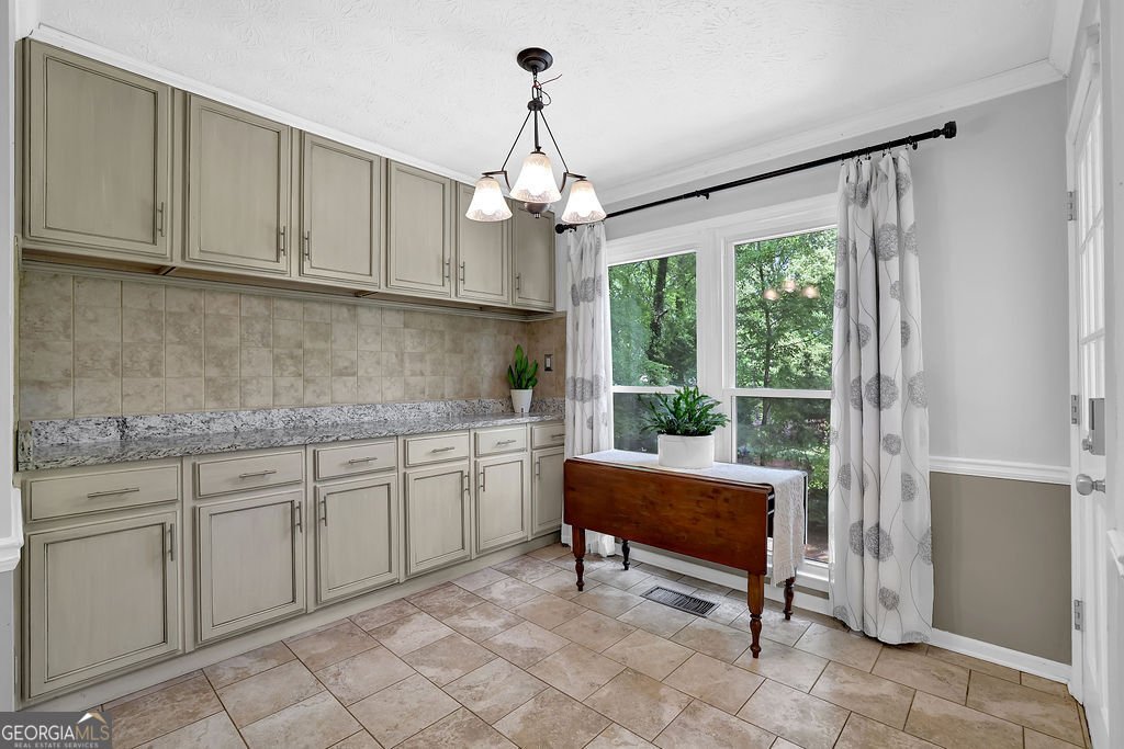 404 Kelly Circle Woodstock - Photo 18