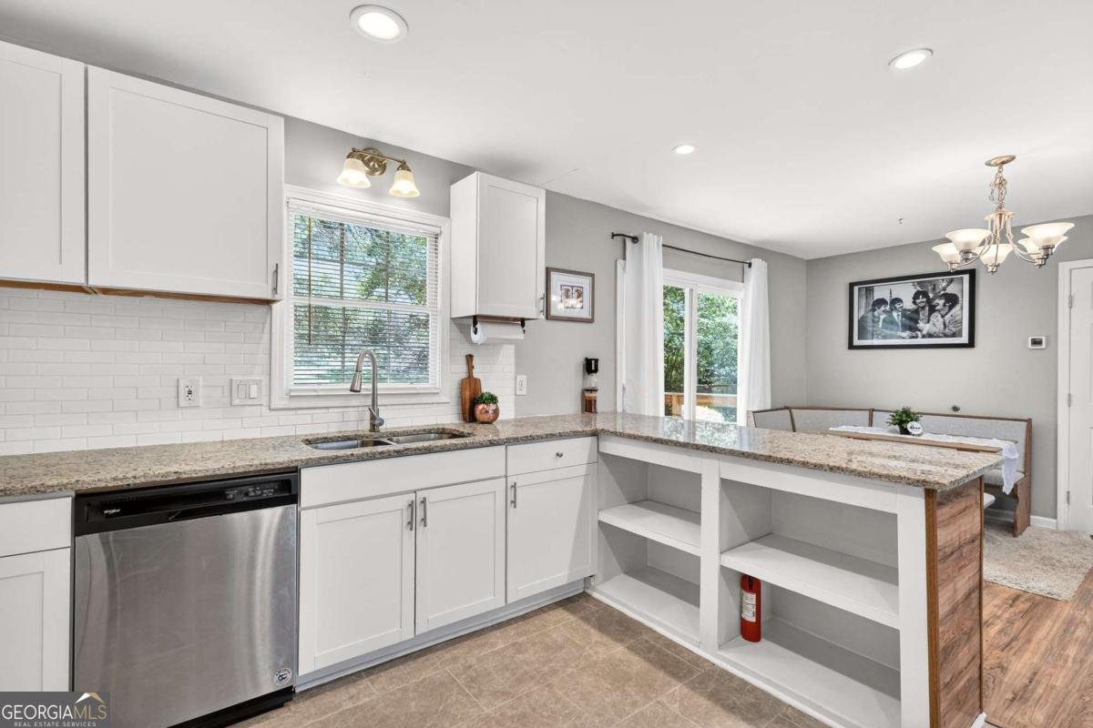 2380 Greenway Drive Decatur - Photo 11